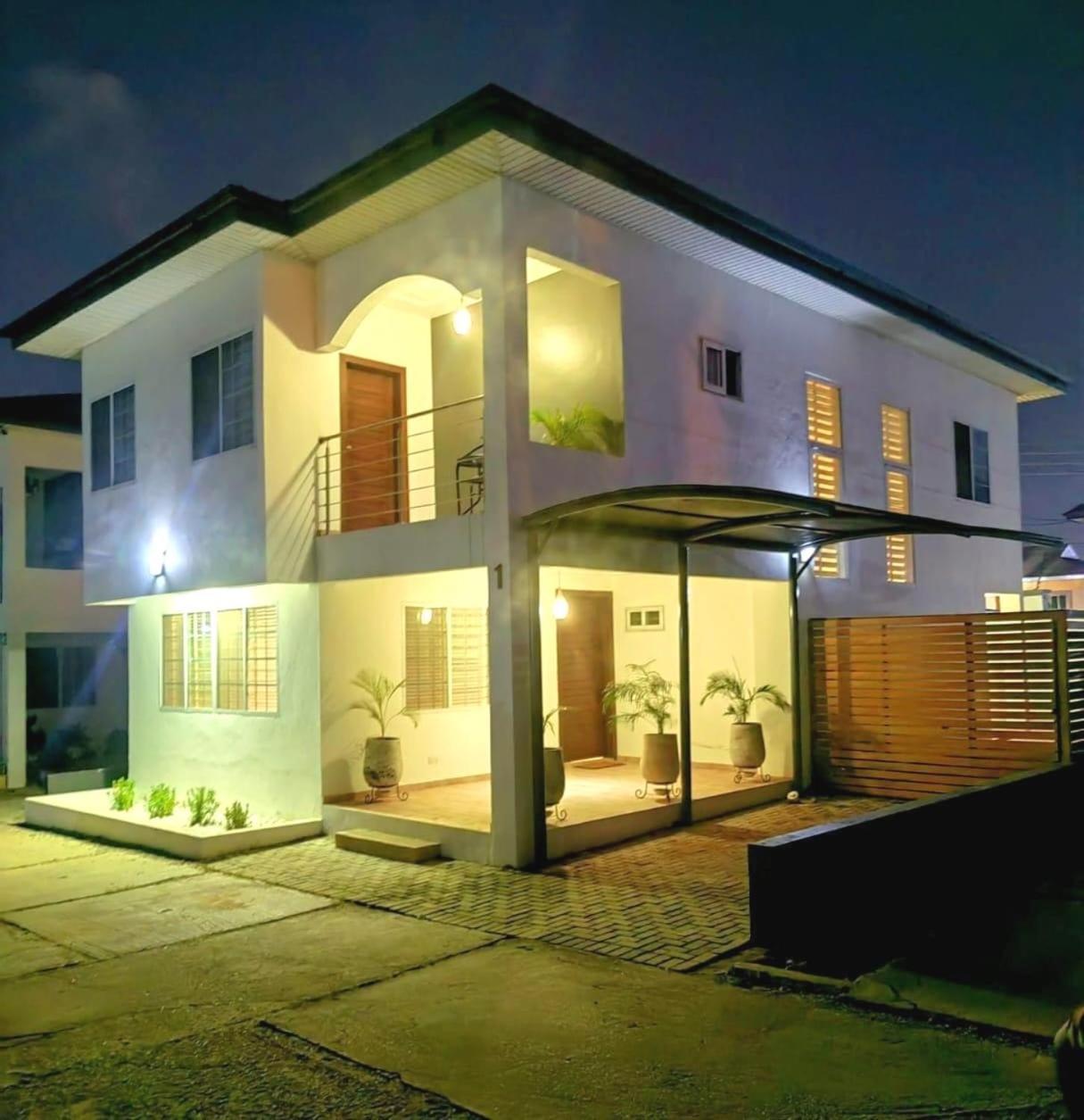 Beautiful 3 Bedroom Townhouse In Accra Just 15Minutes From The Airport Exterior photo